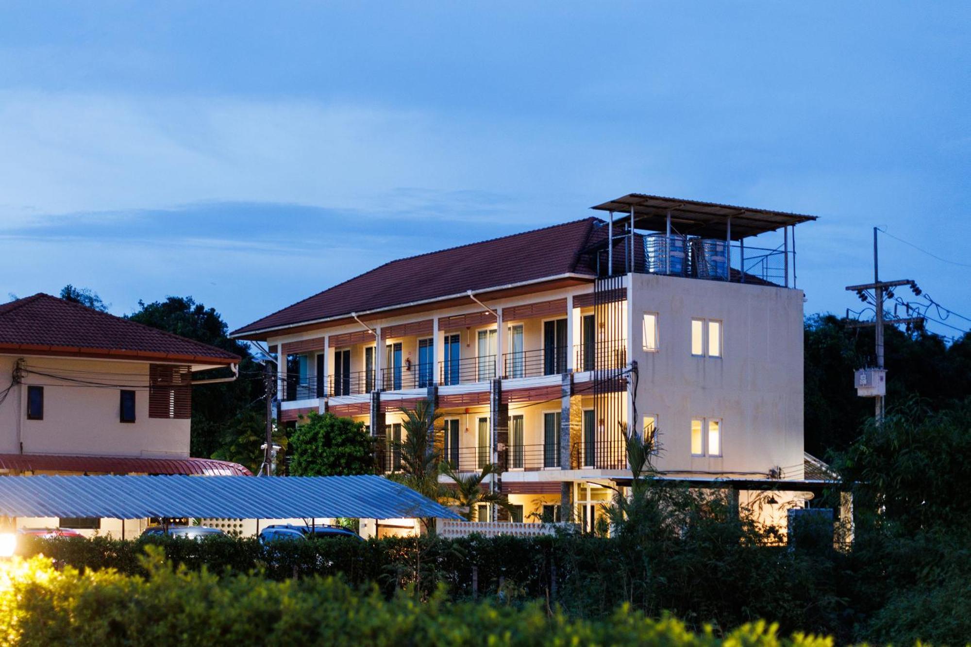 Tachang Airport Hotel Hatjaj Kültér fotó